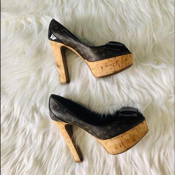 Authentic Louis Vuitton cute shoes - Picture 4 of 9